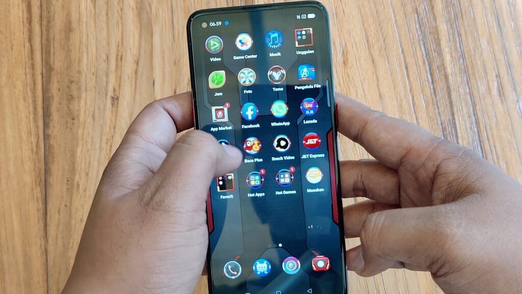 Hands On OPPO Reno5 Marvel Edition