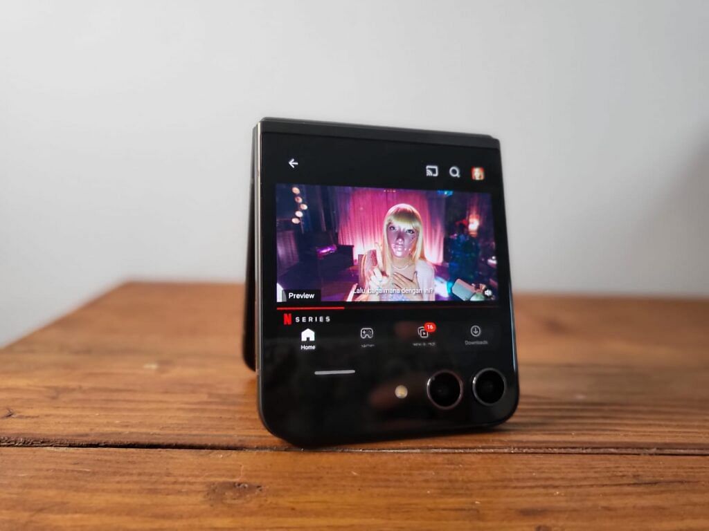 review singkat cover screen Galaxy Z Flip5