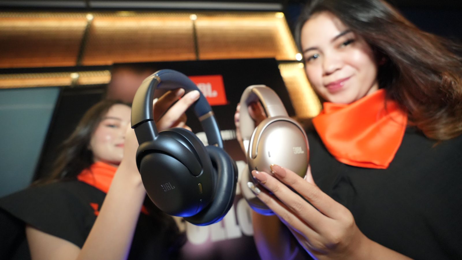 Spesifikasi JBL Tour One M3 Smart TX, Headphone Pintar dan Canggih