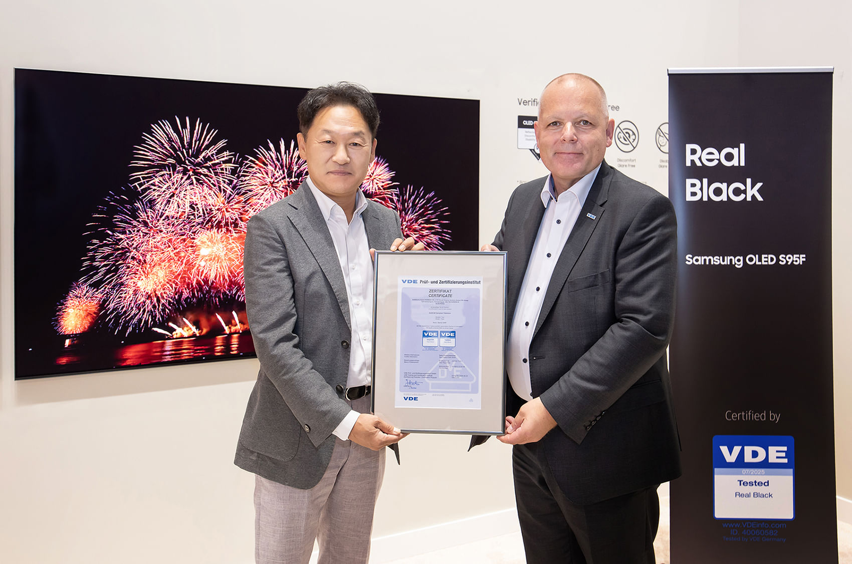 TV OLED Samsung 2025 Raih Sertifikasi Real Black VDE