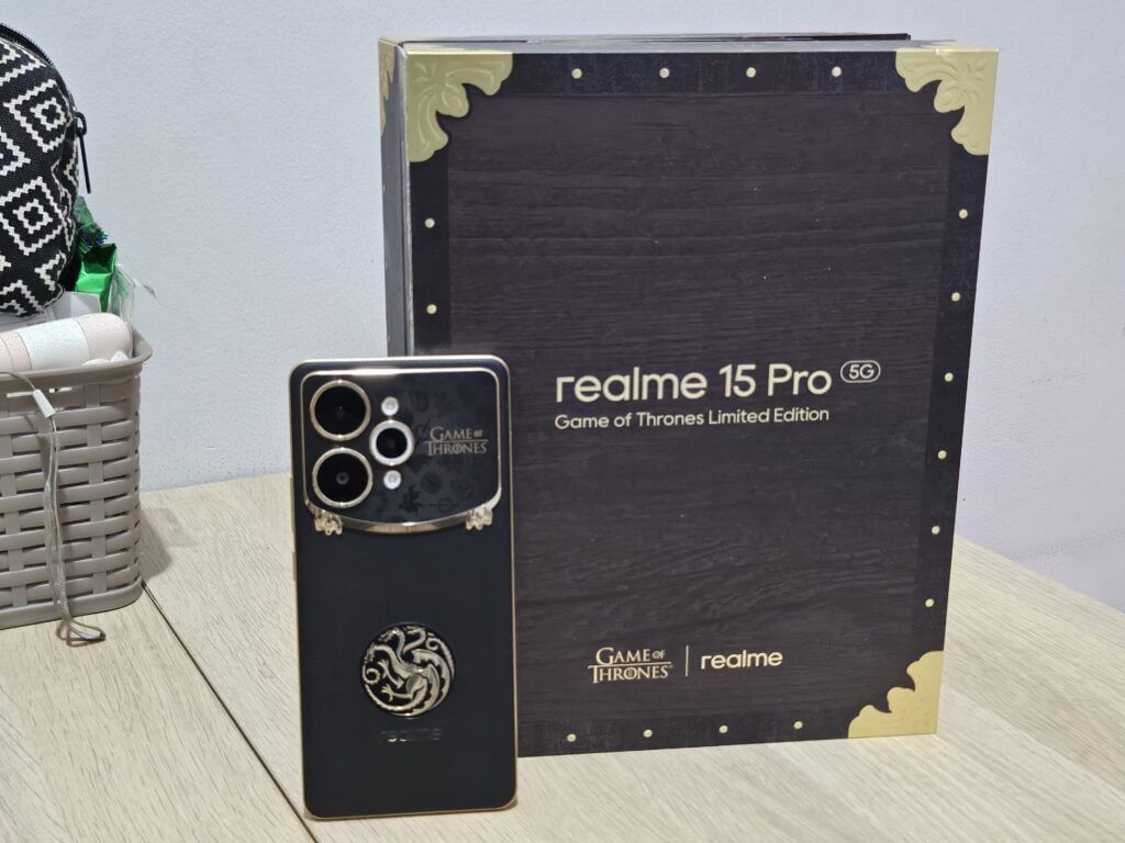 Mengintip Isi Kotak realme 15 Pro Game of Thrones