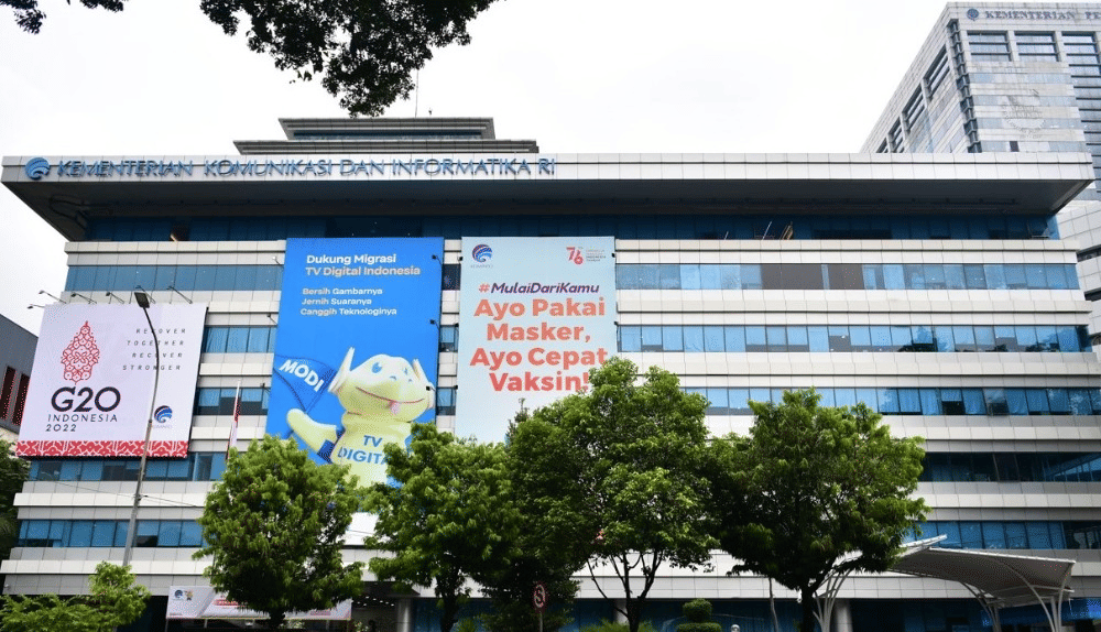 Komdigi Siapkan Aturan Baru: Beli HP Bekas Harus Balik Nama, Ini Berita Selengkapnya!