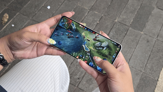 Keseruan Samsung Bersama Kreator Bikin Konten Pakai Galaxy S25 FE di Galaxy Creator Land